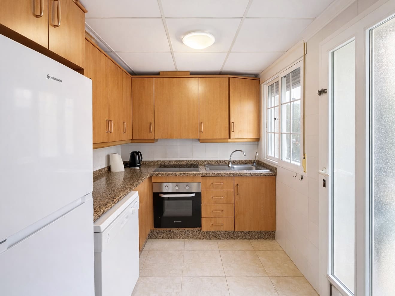 3 makuuhuone Huvila myytävänä paikassa La Marina mukana uima-altaan 
autotalli - 172 000 € (Ref: 9580326)