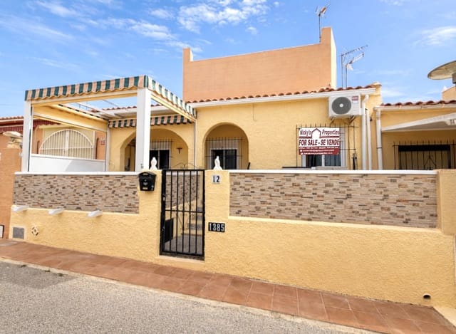 2 slaapkamer Rijtjeshuis te koop in La Marina, Elche / Elx met garage - € 105.000 (Ref: 9588181)
