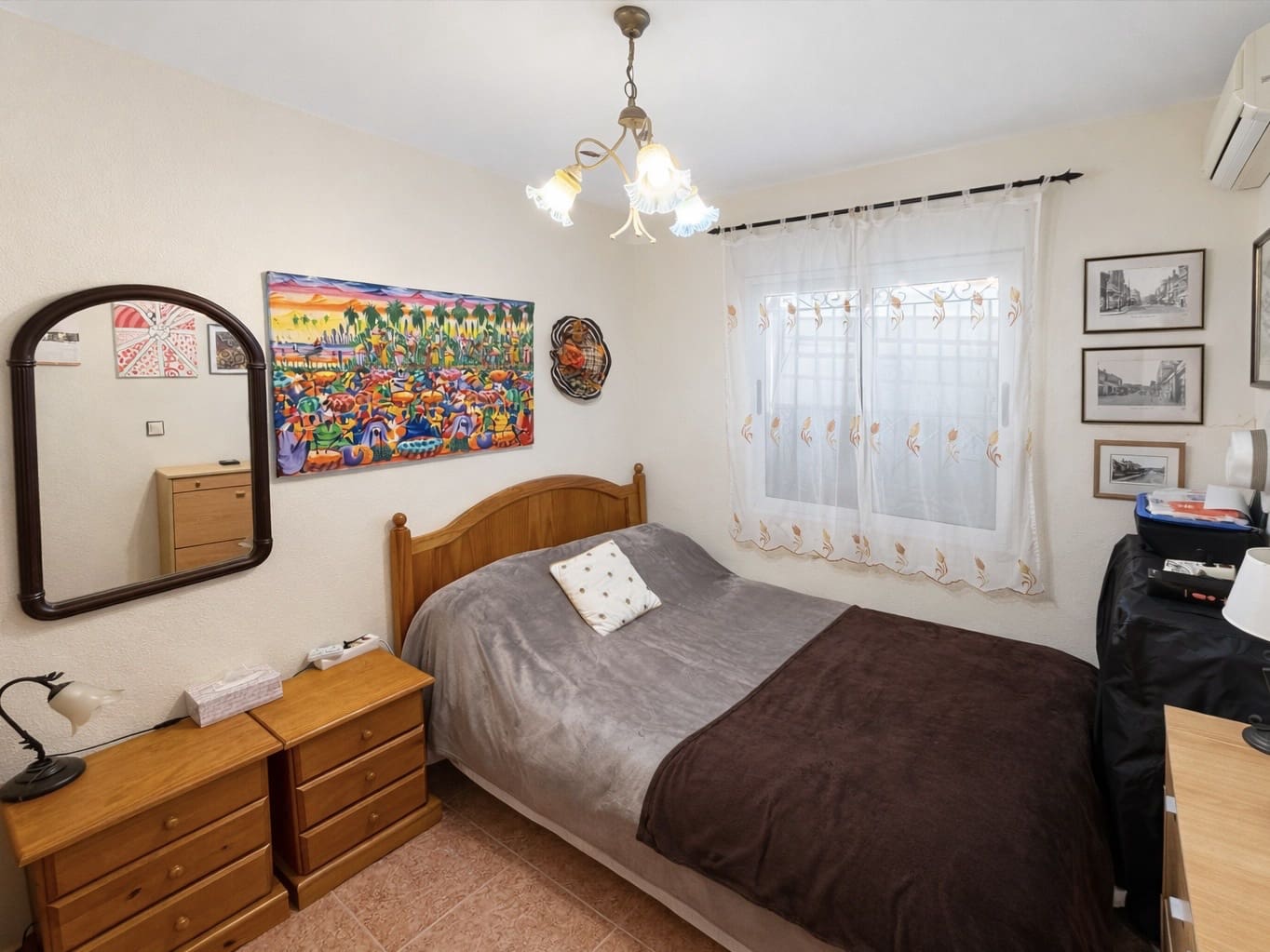 3 makuuhuone Huvila myytävänä paikassa La Marina mukana uima-altaan 
autotalli - 192 000 € (Ref: 9591952)