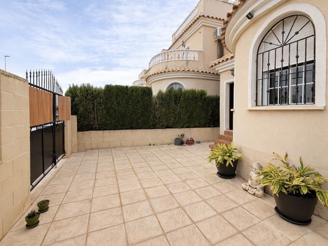 3 bedroom Villa for sale in San Fulgencio with pool garage - € 172,000 (Ref: 9592242)