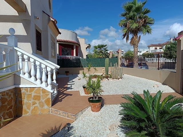 3 slaapkamer Villa te koop in La Marina met zwembad garage - € 265.000 (Ref: 9603384)