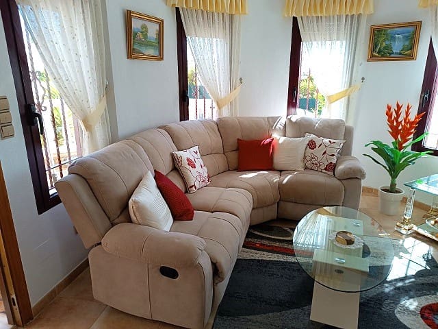 3 slaapkamer Villa te koop in La Marina met zwembad garage - € 265.000 (Ref: 9603384)