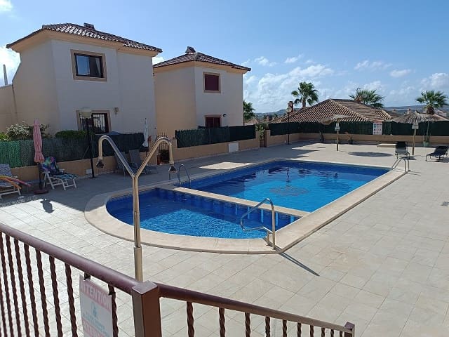 3 slaapkamer Villa te koop in La Marina, Elche / Elx met zwembad garage - € 265.000 (Ref: 9603384)