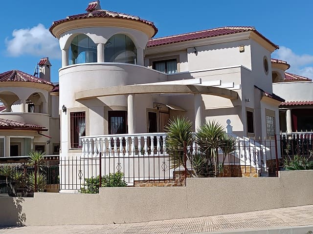 3 slaapkamer Villa te koop in La Marina, Elche / Elx met zwembad garage - € 265.000 (Ref: 9603384)