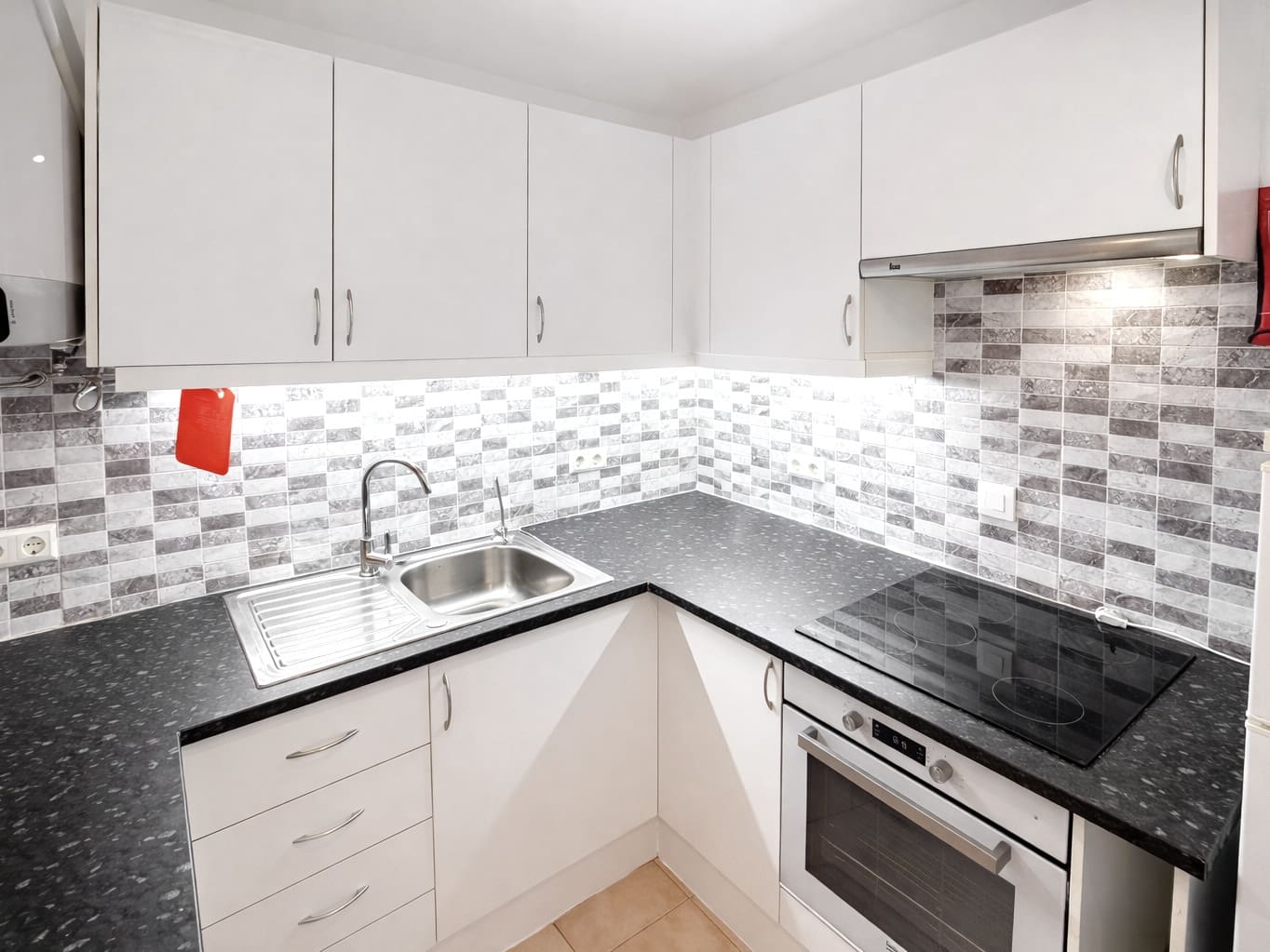 2 soverom Rekkehus til salgs i La Marina med garasje - € 105 000 (Ref: 9611918)