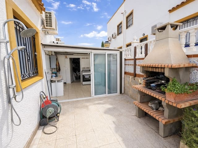 3 bedroom Villa for sale in La Marina, Elche / Elx with pool garage - € 192,000 (Ref: 9618132)