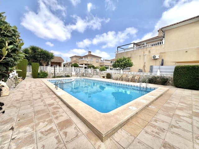 2 sovrum Villa till salu i La Marina, Elche / Elx med pool garage - 169 000 € (Ref: 9618495)