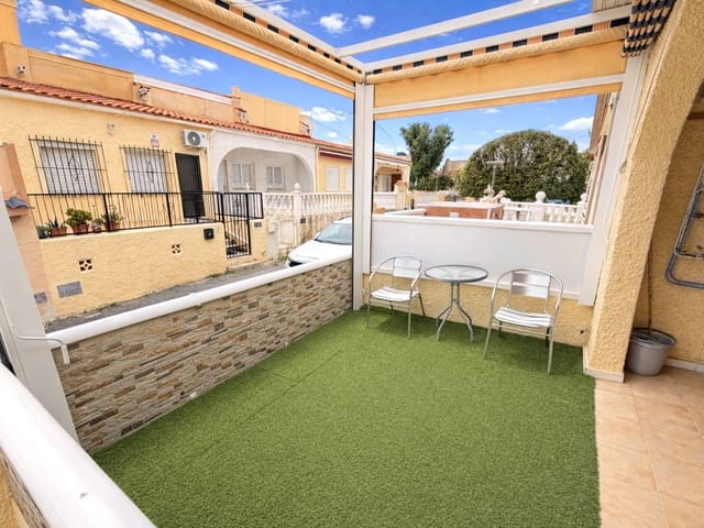 2 soveværelse Rækkehus til salg i La Marina, Elche / Elx med garage - € 105.000 (Ref: 9650712)