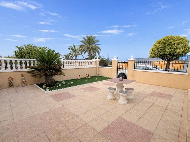 3 soverom Villa til salgs i La Marina, Elche / Elx med garasje - € 180 000 (Ref: 9708193)