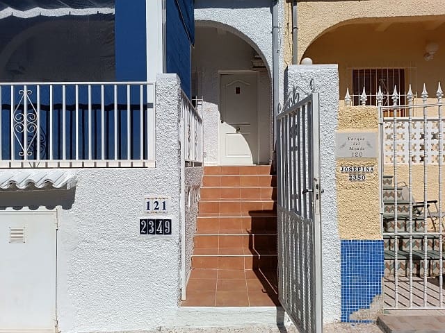 1 soveværelse Rækkehus til salg i La Marina, Elche / Elx - € 74.950 (Ref: 9720753)