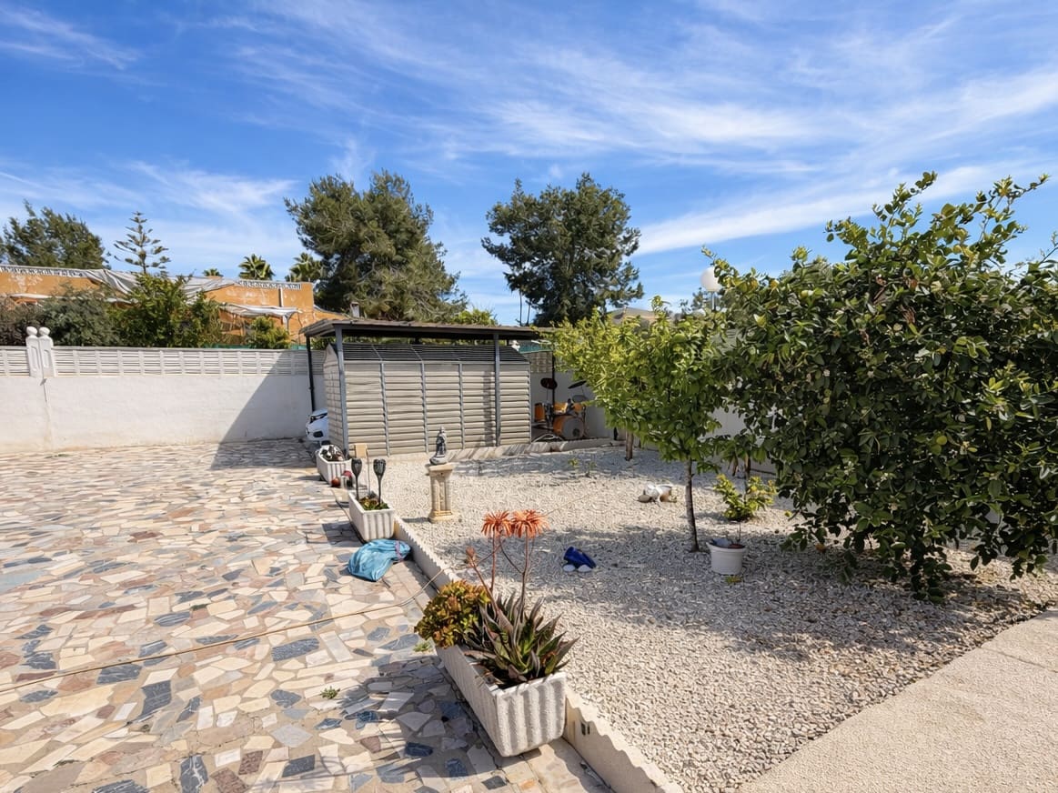 Finca/Casa Rural de 4 habitaciones en La Marina en venta con piscina garaje - 335.000 € (Ref: 9739285)