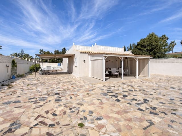 4 quarto Quinta/Casa Rural para venda em La Marina, Elche / Elx com piscina garagem - 335 000 € (Ref: 9739285)