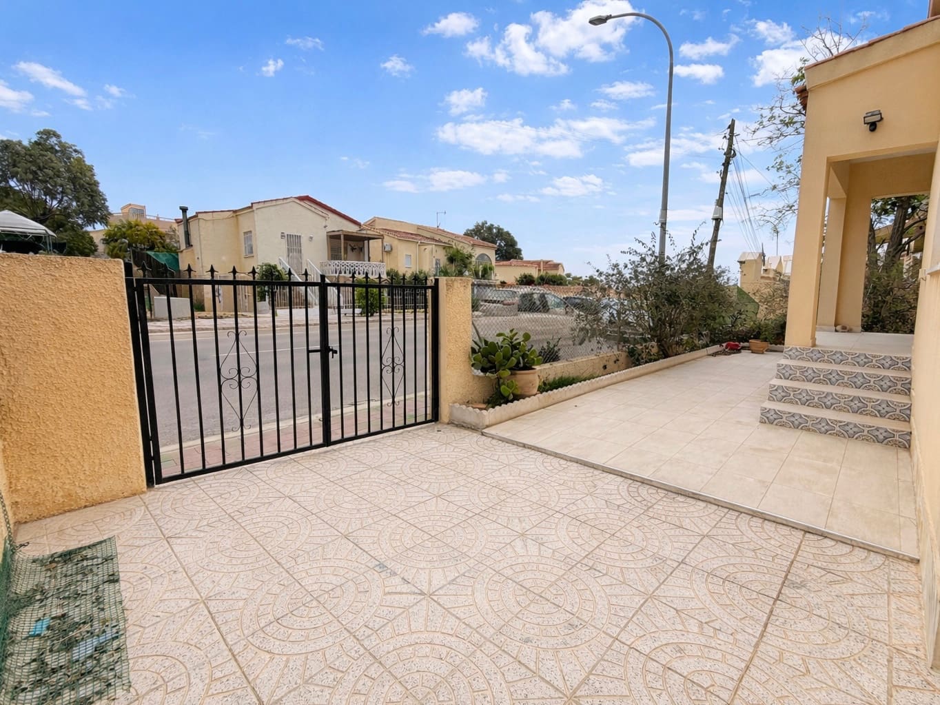 4 bedroom Villa for sale in La Marina with garage - € 19,000 (Ref: 9740110)