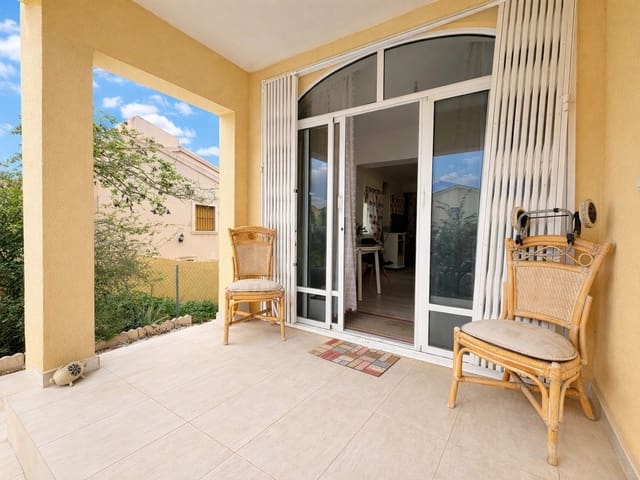 4 bedroom Villa for sale in La Marina, Elche / Elx with garage - € 19,000 (Ref: 9740110)