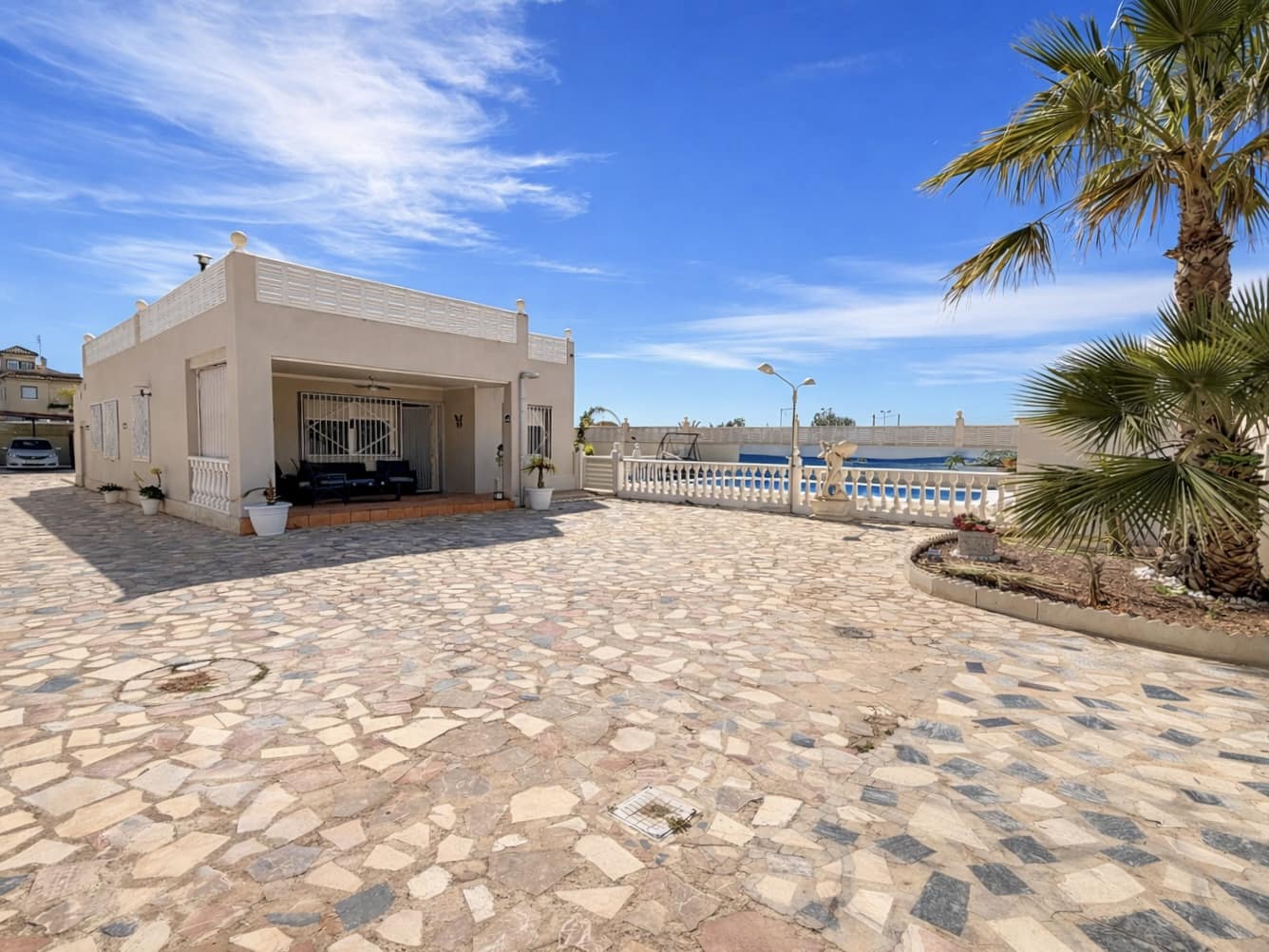 4 soveværelse Finca/Landehus til salg i San Fulgencio med swimmingpool garage - € 335.000 (Ref: 9784932)