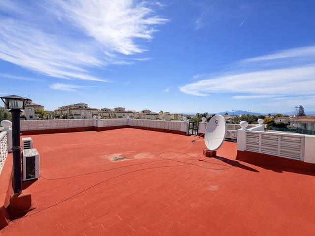 4 sypialnia Finka/Dom wiejski na sprzedaż w San Fulgencio z basenem garażem - 335 000 € (Ref: 9784932)