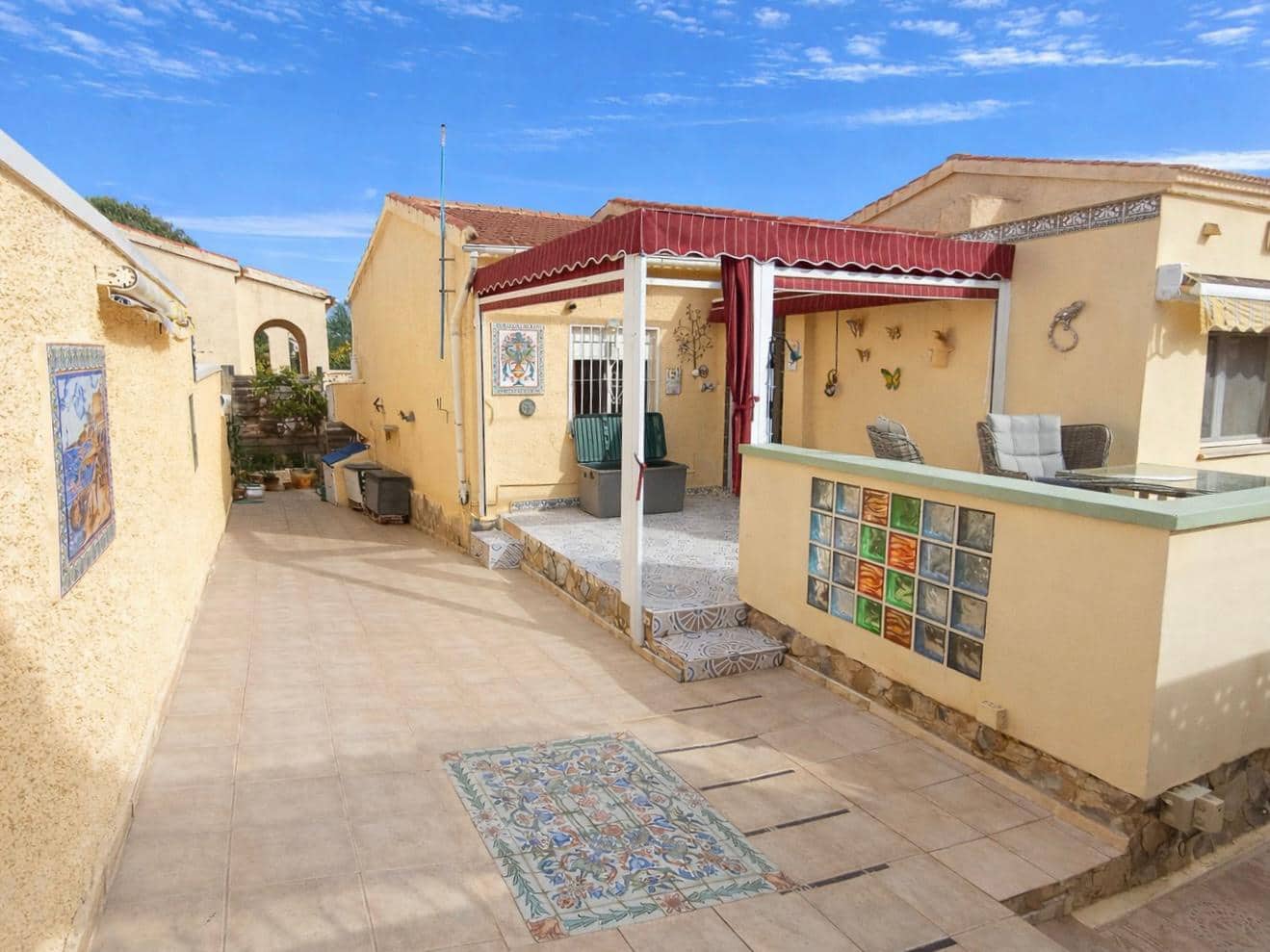 3 bedroom Villa for sale in San Fulgencio with garage - € 179,000 (Ref: 9787820)