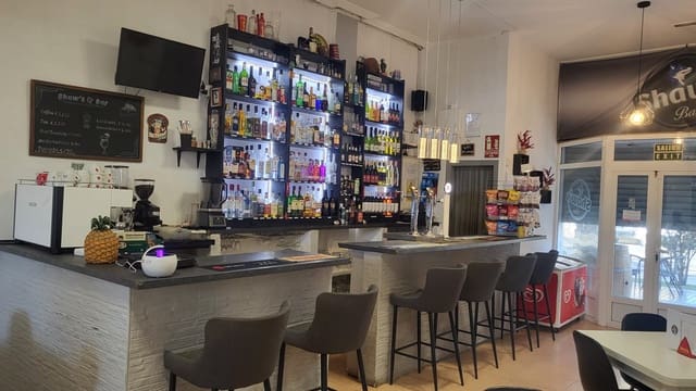 Comercial para venda em La Marina, Elche / Elx - 210 000 € (Ref: 9793199)