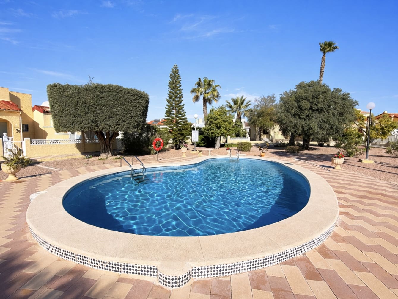 3 slaapkamer Villa te koop in La Marina met zwembad garage - € 214.950 (Ref: 9793509)