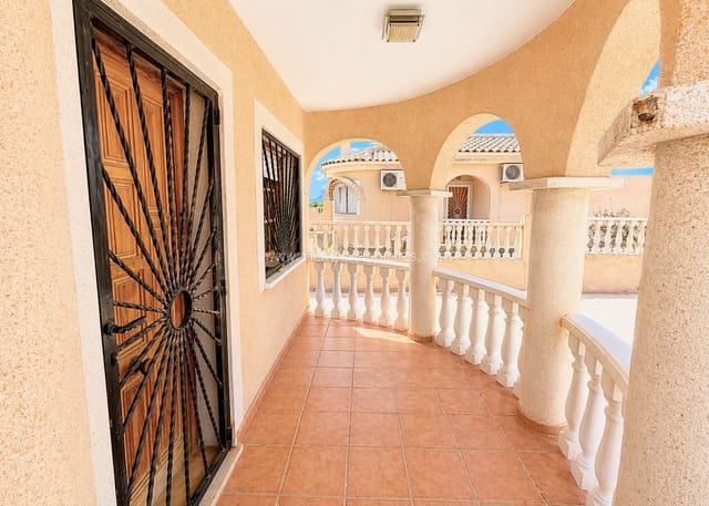 4 camera da letto Villa in vendita in La Marina, Elche / Elx con piscina garage - 329.950 € (Rif: 9798009)