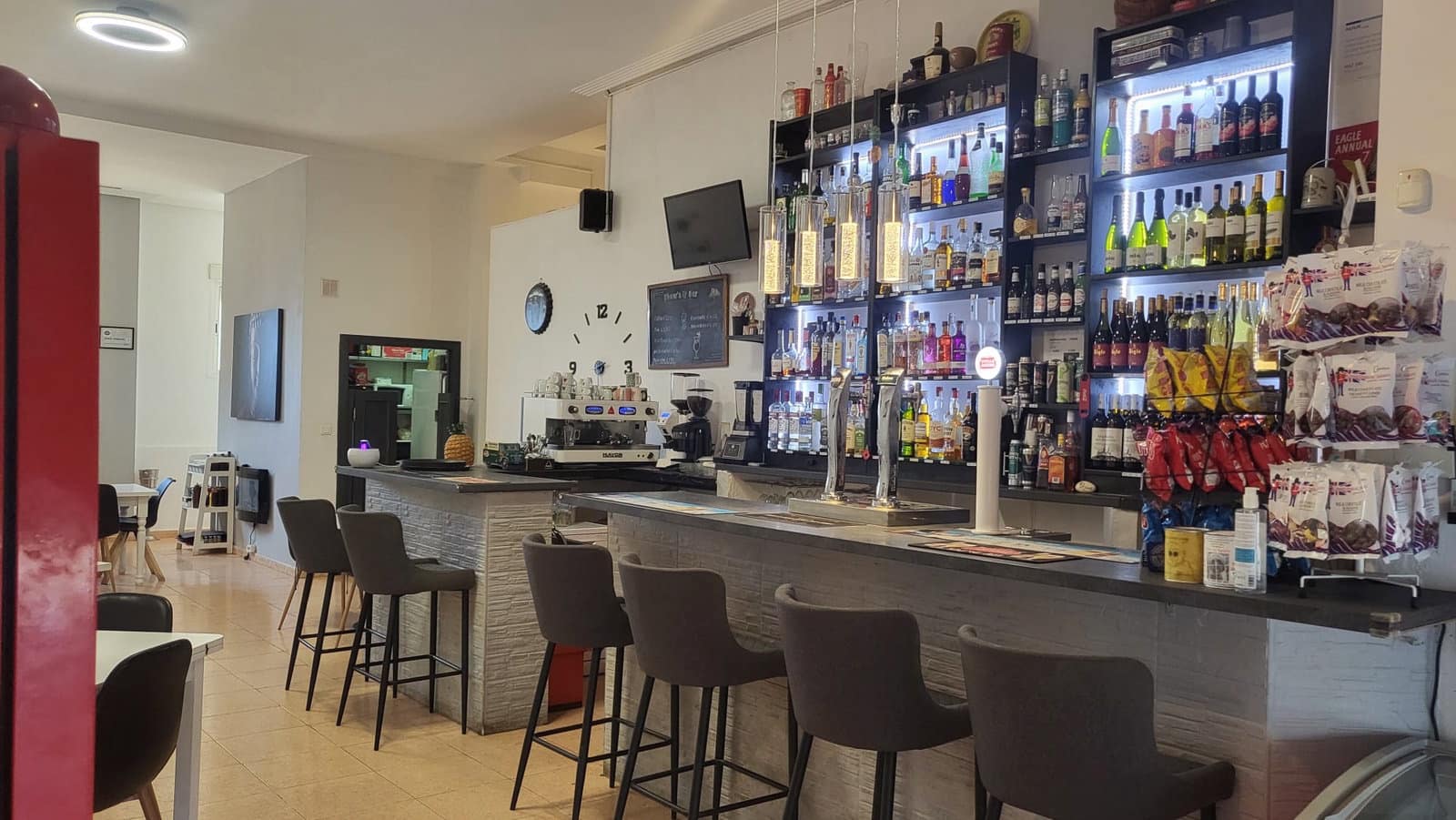 Commercial for sale in La Marina - € 199,950 (Ref: 9823670)