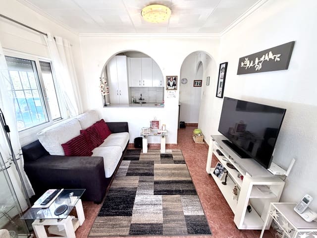 2 makuuhuone Rivitalo myytävänä paikassa La Marina, Elche / Elx - 115 000 € (Ref: 9890990)