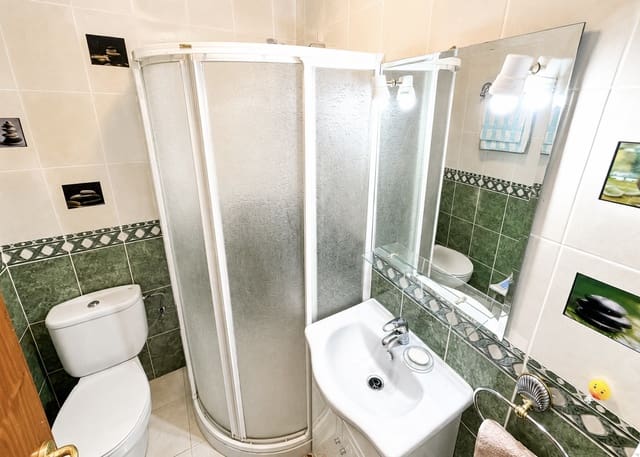 3 makuuhuone Rivitalo myytävänä paikassa La Marina, Elche / Elx - 129 950 € (Ref: 9894962)