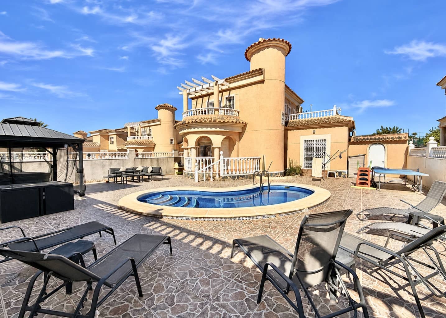 4 camera da letto Villa in vendita in La Marina con piscina garage - 335.000 € (Rif: 9946057)