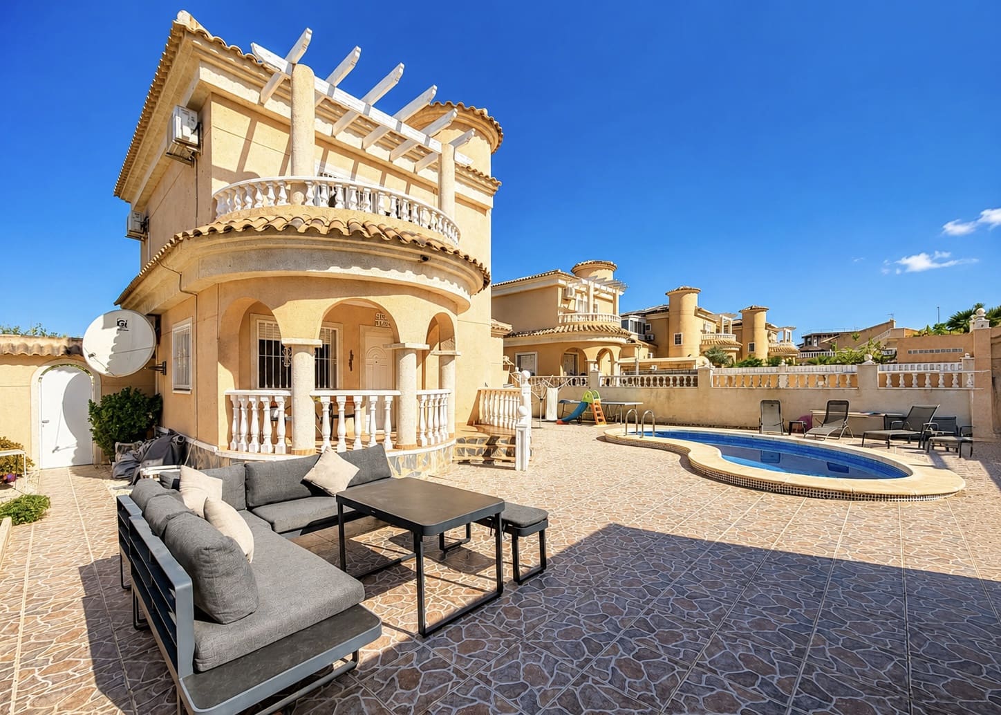 4 camera da letto Villa in vendita in La Marina con piscina garage - 335.000 € (Rif: 9946057)