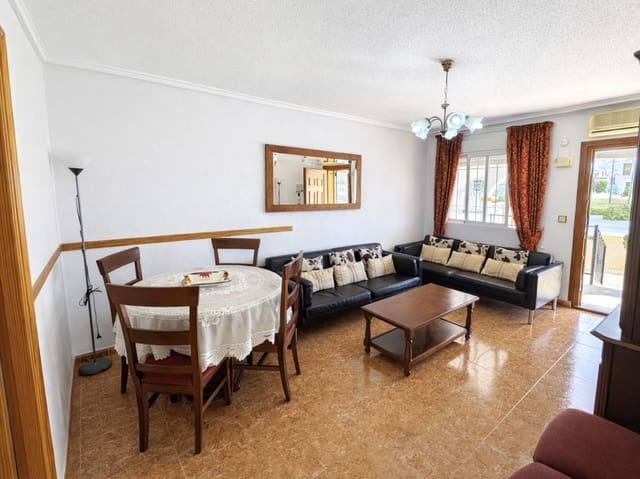 4 soveværelse Villa til salg i La Marina, Elche / Elx med swimmingpool garage - € 199.000 (Ref: 9973731)
