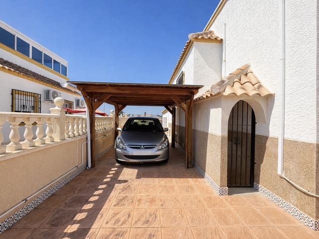 4 soveværelse Villa til salg i La Marina, Elche / Elx med swimmingpool garage - € 199.000 (Ref: 9973731)
