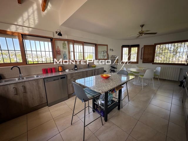 3 soveværelse Villa til salg i Monte Pego, Pego med swimmingpool garage - € 460.000 (Ref: 10023029)
