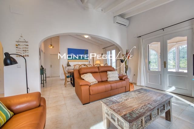 Chalet de 4 habitaciones en Monte Pego, Pego en venta con piscina garaje - 557.000 € (Ref: 9934879)