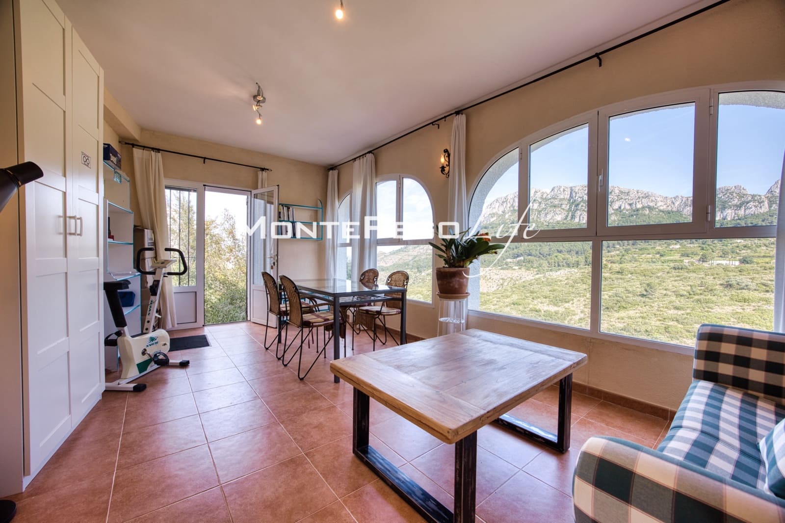 4 bedroom Villa for sale in Monte Pego with pool garage - € 499,000 (Ref: 9934879)
