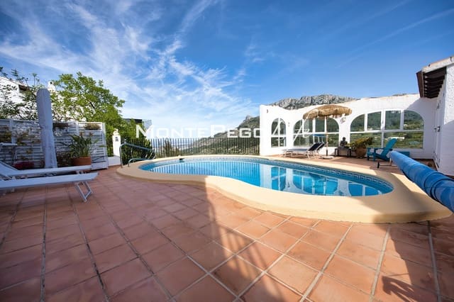 Chalet de 4 habitaciones en Monte Pego, Pego en venta con piscina garaje - 557.000 € (Ref: 9934879)