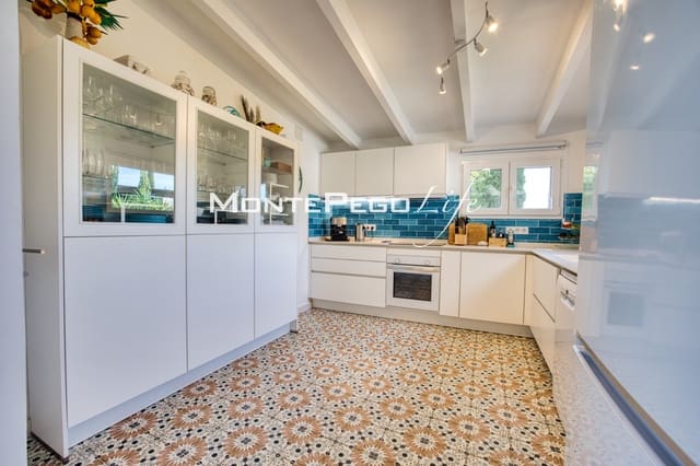 Chalet de 4 habitaciones en Monte Pego, Pego en venta con piscina garaje - 557.000 € (Ref: 9934879)
