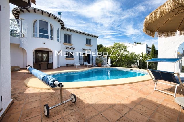 Chalet de 4 habitaciones en Monte Pego, Pego en venta con piscina garaje - 557.000 € (Ref: 9934879)
