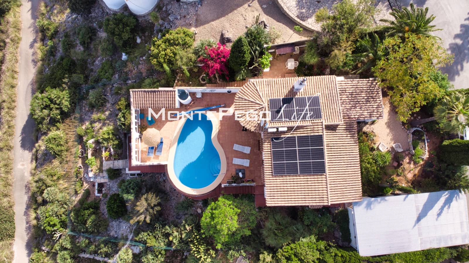 4 bedroom Villa for sale in Monte Pego with pool garage - € 499,000 (Ref: 9934879)