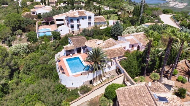 5 slaapkamer Villa te koop in Pego met zwembad garage - € 810.000 (Ref: 9934880)