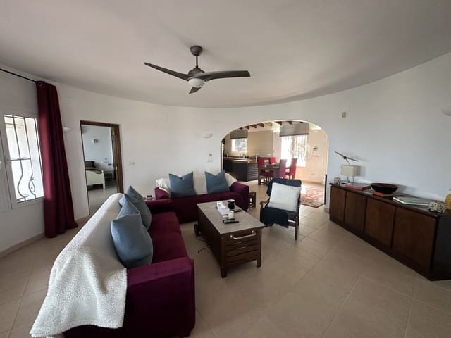 4 slaapkamer Villa te koop in Pego met zwembad garage - € 585.000 (Ref: 9934881)
