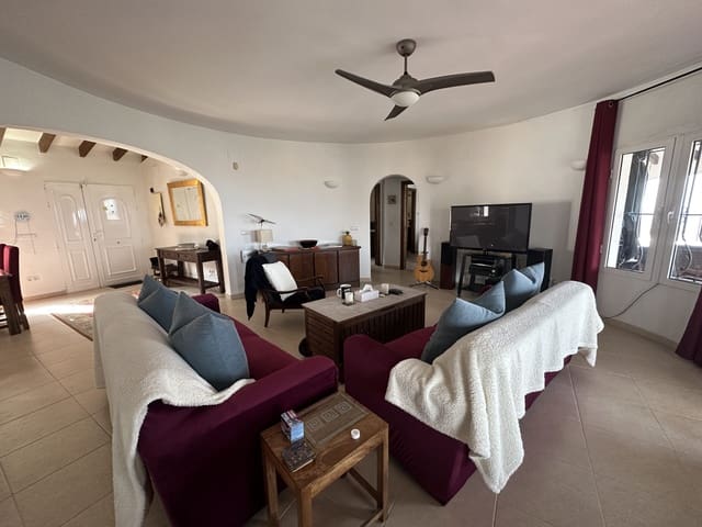 4 slaapkamer Villa te koop in Pego met zwembad garage - € 585.000 (Ref: 9934881)