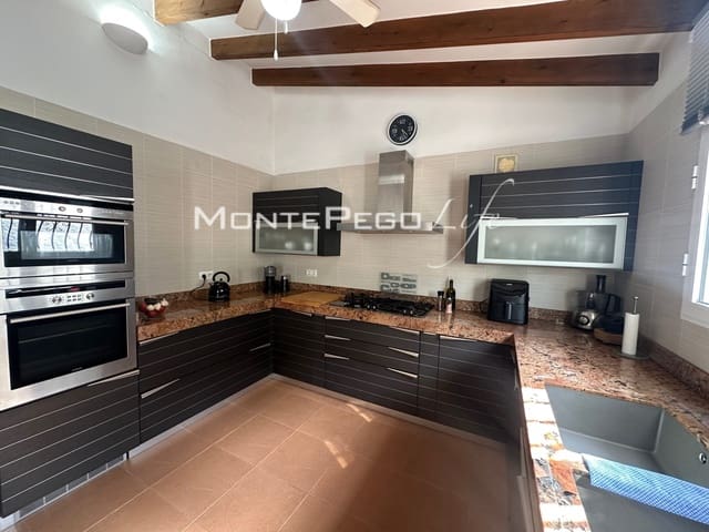 4 soveværelse Villa til salg i Monte Pego, Pego med swimmingpool garage - € 585.000 (Ref: 9934881)