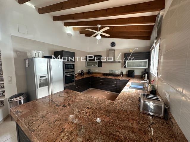 4 soveværelse Villa til salg i Monte Pego, Pego med swimmingpool garage - € 585.000 (Ref: 9934881)
