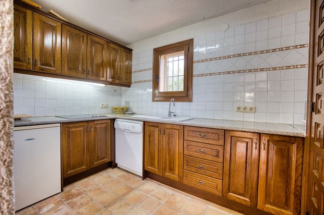 4 slaapkamer Villa te koop in Pego met zwembad garage - € 790.000 (Ref: 9934882)