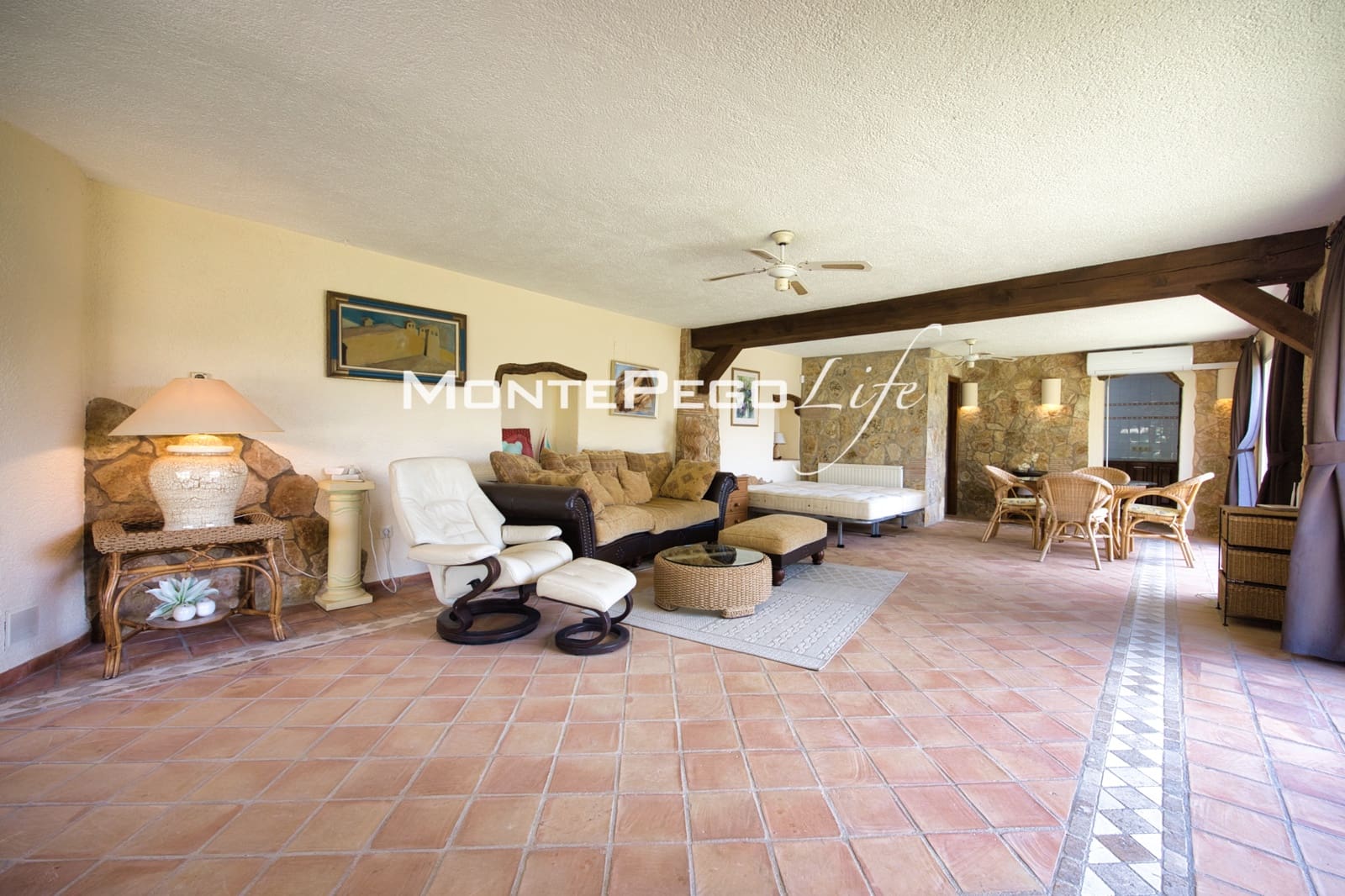 4 soveværelse Villa til salg i Monte Pego med swimmingpool garage - € 790.000 (Ref: 9934882)