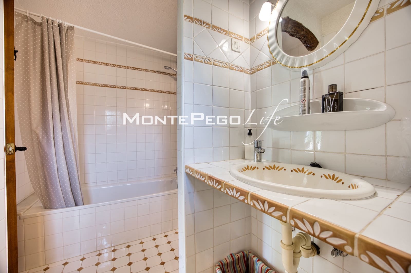 4 soveværelse Villa til salg i Monte Pego med swimmingpool garage - € 790.000 (Ref: 9934882)