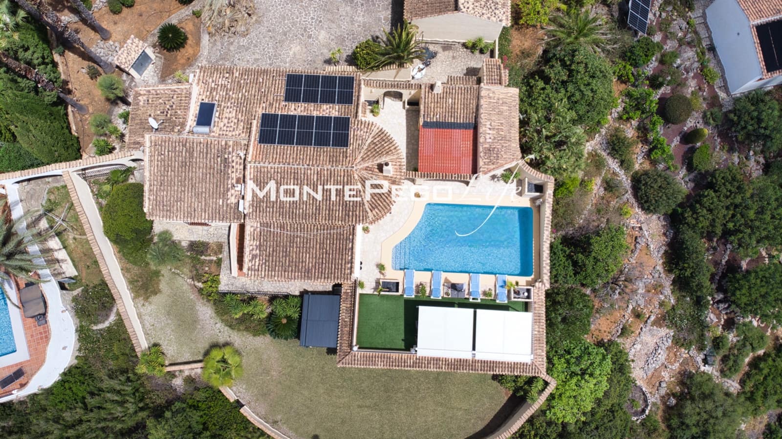 4 soveværelse Villa til salg i Monte Pego med swimmingpool garage - € 790.000 (Ref: 9934882)