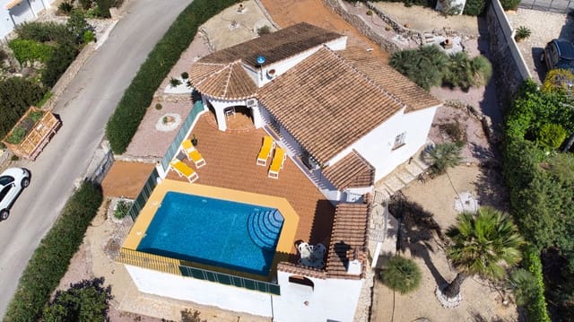 2 slaapkamer Villa te koop in Pego met zwembad garage - € 392.000 (Ref: 9934883)