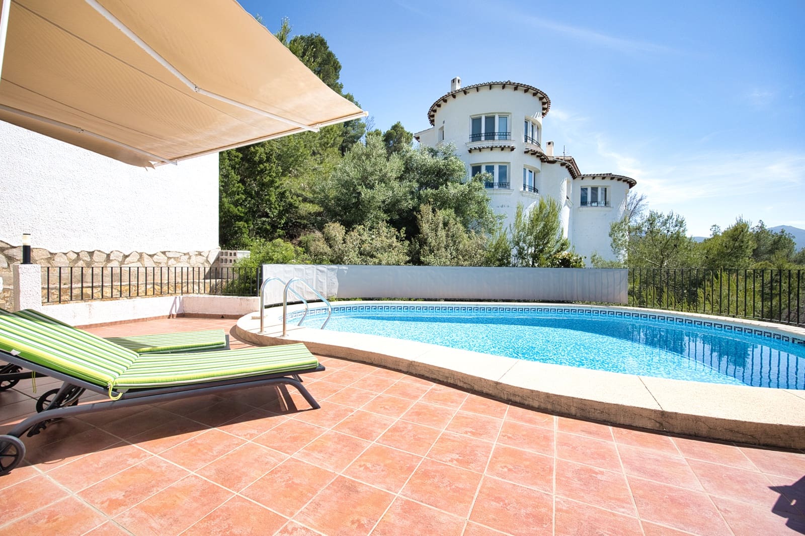 4 soveværelse Villa til salg i Pego med swimmingpool garage - € 440.000 (Ref: 9934885)