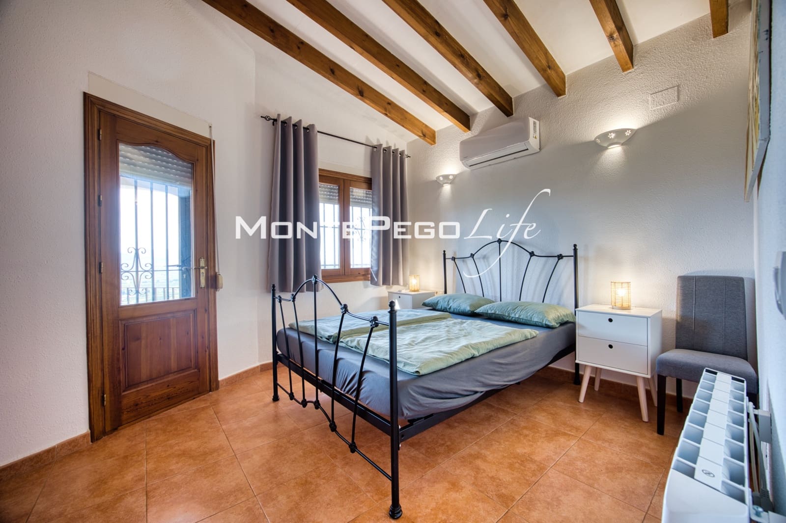 4 bedroom Villa for sale in Monte Pego with pool garage - € 440,000 (Ref: 9934885)